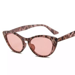 🆕 Vintage Style Cat Eye Sunglasses